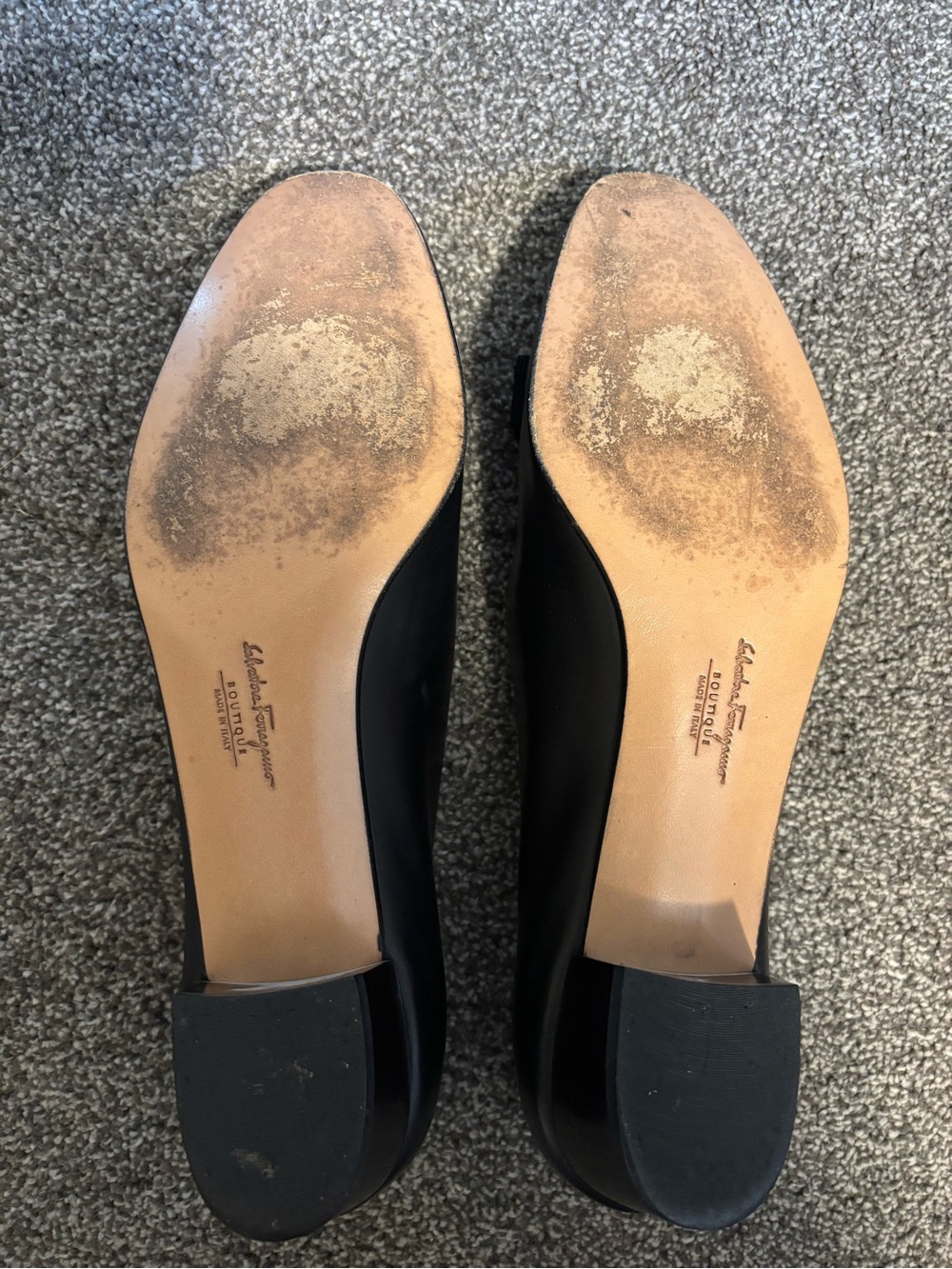 Vintage Salvatore Ferragamo Black Vara Bow Leather Pumps - Picture 5 of 5